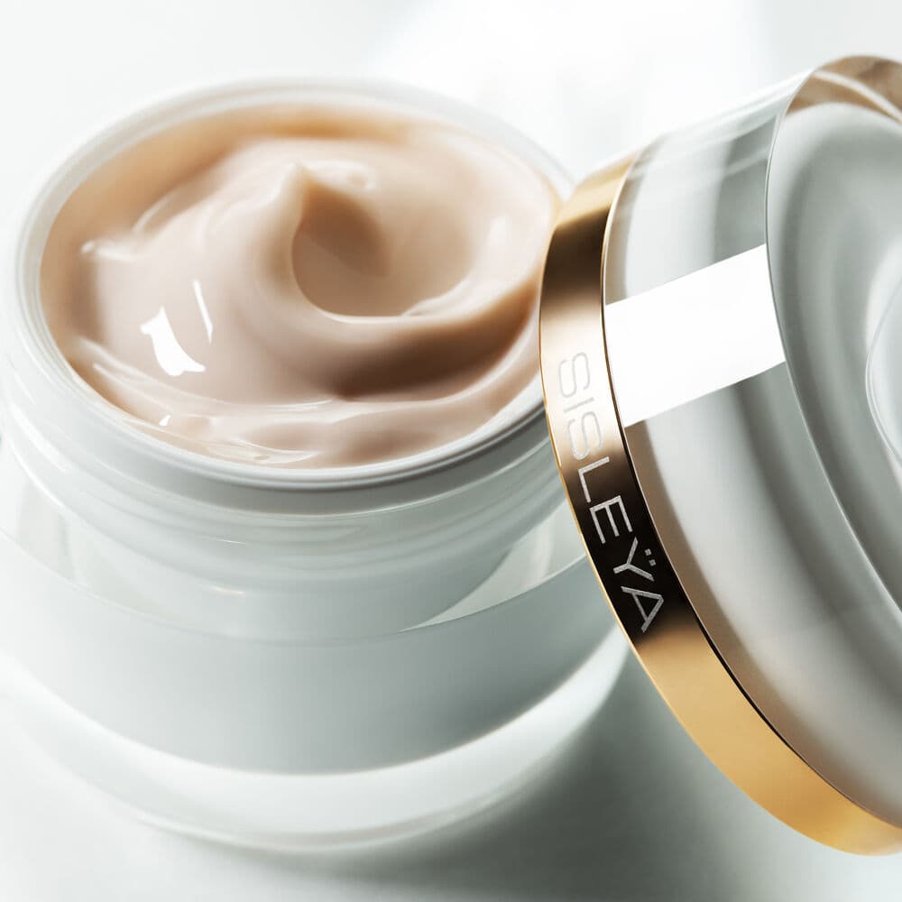 Second image of Sisleÿa L'Intégral Anti-Âge Fresh Gel Cream
