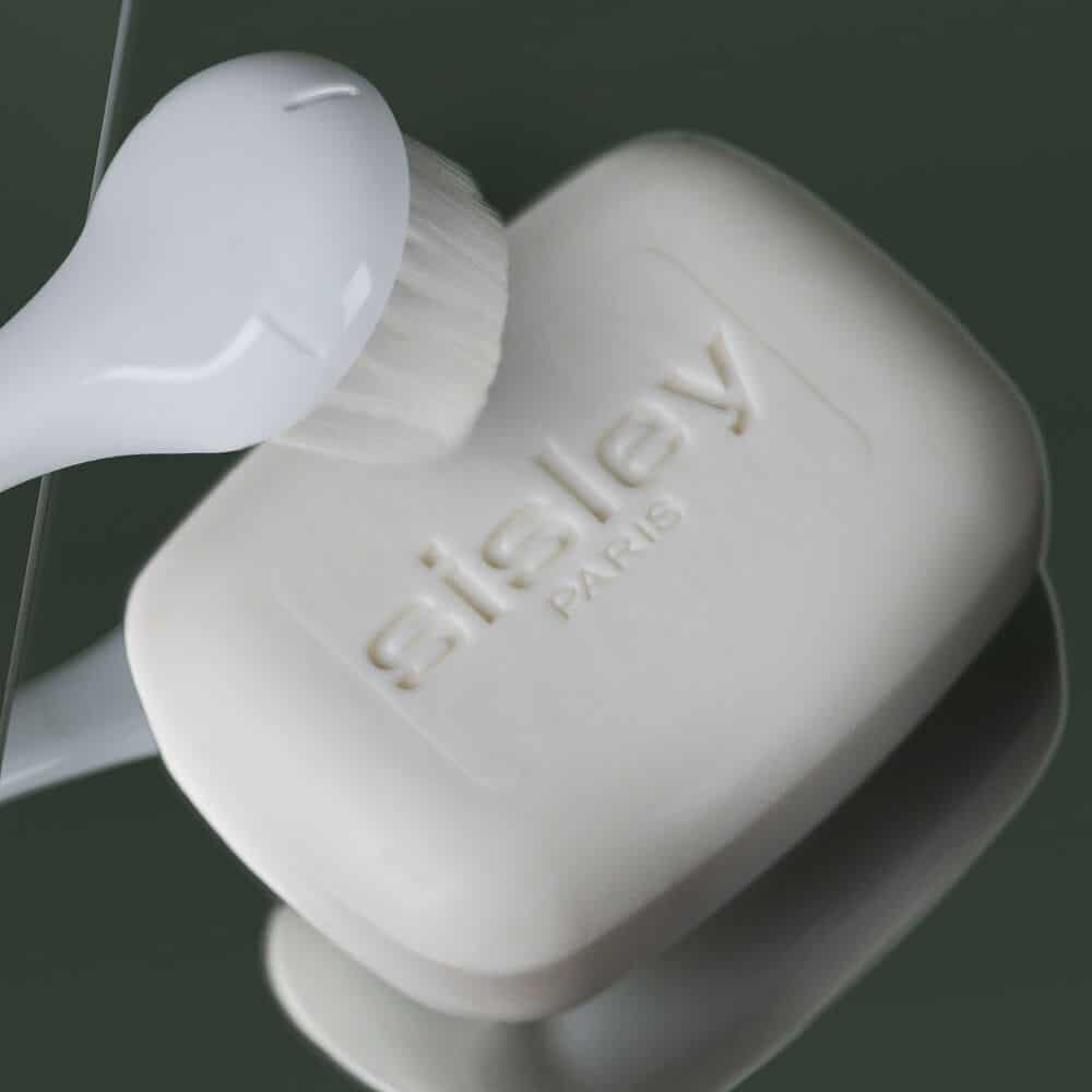 Second image of Soapless Facial Cleansing Bar With Tropical Resins